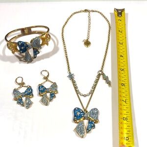 Cross posted Vintage heavens to Betsey 3 piece lot 🎀 ⭐️ ⚡️ gems 💎